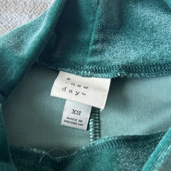 a new day Dark Green Velvet Tank Top - Picture 2 of 2